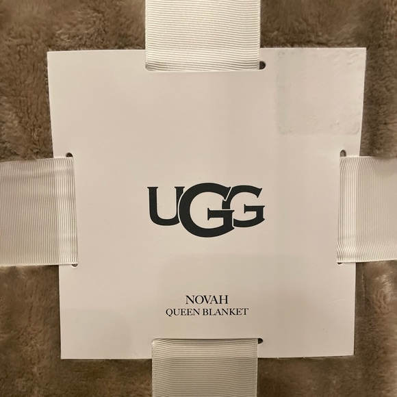 ‼️SOLD‼️🎄UGG Novah Luxury Blanket - Queen - Picture 3 of 3